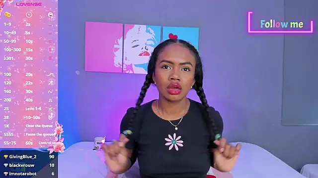 EmmaSmith06 online show from January 25, 2025, 8:21 pm