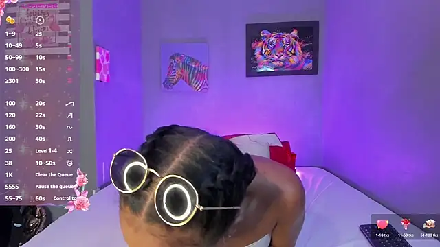 EmmaSmith06 online show from October 22, 2025, 5:13 pm