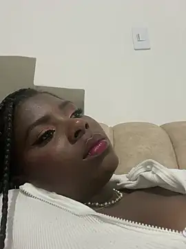 Snapshot of LoveQueen2 chatting on February 6, 2025, 9:49 pm LoveQueen2 online show from February 6, 2025, 9:49 pm