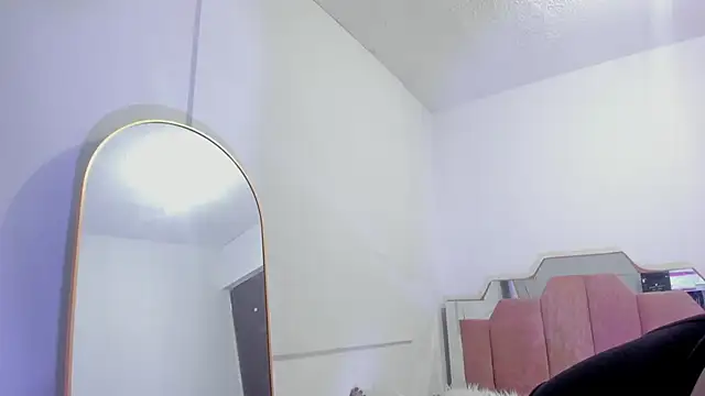 Snapshot of LoveQueen2 chatting on February 9, 2025, 11:47 am LoveQueen2 online show from February 9, 2025, 11:47 am