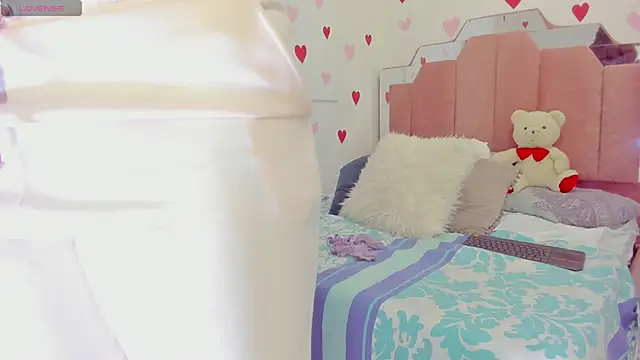 Snapshot of LoveQueen2 chatting on February 23, 2025, 11:44 am LoveQueen2 online show from February 23, 2025, 11:44 am