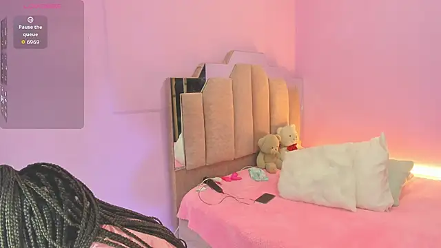 Snapshot of LoveQueen2 chatting on September 14, 2025, 11:53 am LoveQueen2 online show from September 14, 2025, 11:53 am