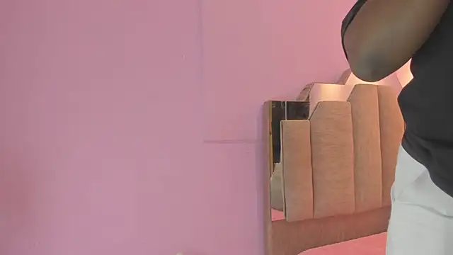 Snapshot of LoveQueen2 chatting on October 7, 2025, 11:51 am LoveQueen2 online show from October 7, 2025, 11:51 am