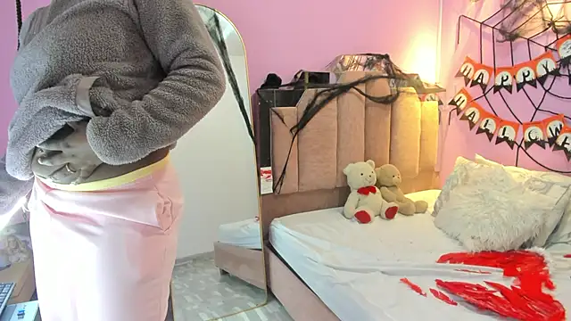 Snapshot of LoveQueen2 chatting on October 24, 2025, 11:39 am LoveQueen2 online show from October 24, 2025, 11:39 am