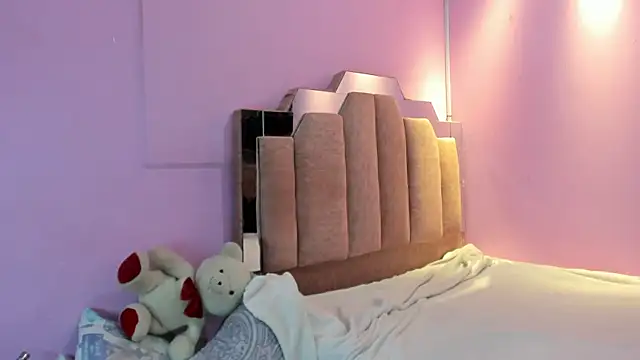 Snapshot of LoveQueen2 chatting on December 5, 2025, 11:52 am LoveQueen2 online show from December 5, 2025, 11:52 am