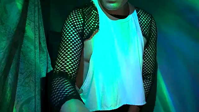 Snapshot of CloudyBoy_Toy chatting on February 24, 2025, 7:33 am CloudyBoy Toy online show from February 24, 2025, 7:33 am