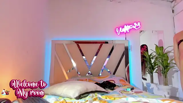 Snapshot of violeta_prince chatting on December 17, 2024, 7:50 am violeta prince online show from December 17, 2024, 7:50 am