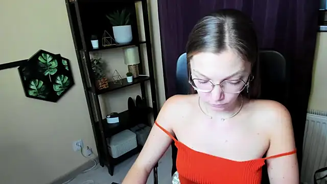 EmillyPlay online show from February 6, 2025, 5:40 pm