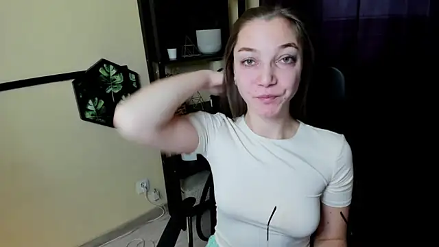 EmillyPlay online show from February 11, 2025, 6:51 am