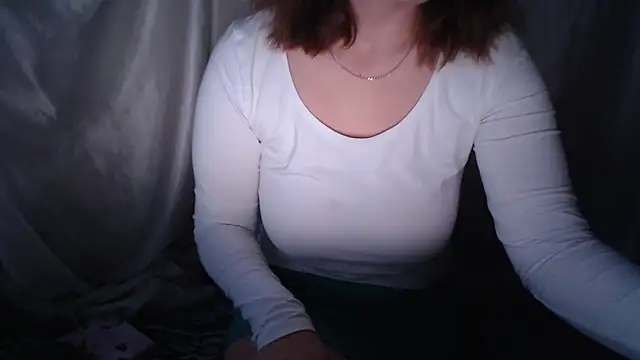 Burberrry  online show from November 10, 2025, 3:00 pm