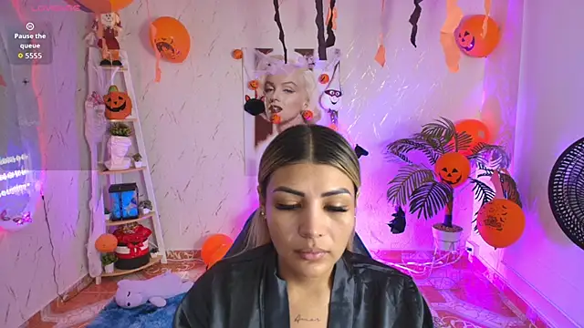 SALOOMEE   online show from October 21, 2025, 11:11 am