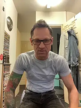 Snapshot of Yourhotboy_42 chatting on February 8, 2025, 3:53 pm Yourhotboy 42 online show from February 8, 2025, 3:53 pm