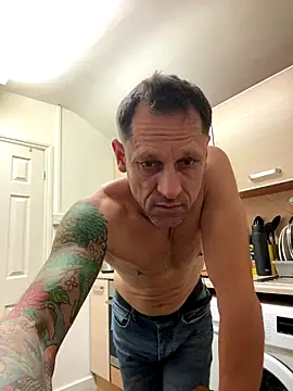 Snapshot of Yourhotboy_42 chatting on December 15, 2025, 8:13 pm Yourhotboy 42 online show from December 15, 2025, 8:13 pm