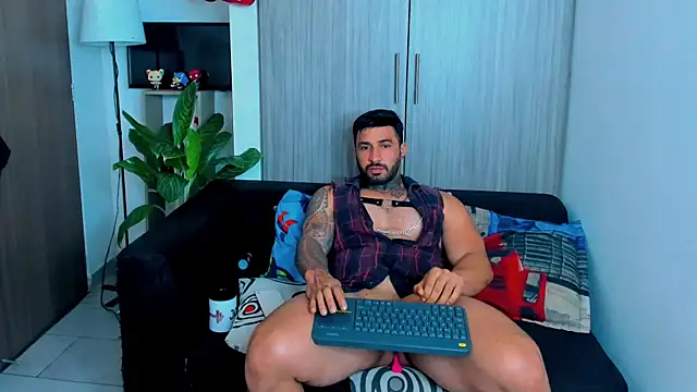 Snapshot of naugthy_dominant chatting on November 4, 2025, 2:05 pm naugthy dominant online show from November 4, 2025, 2:05 pm