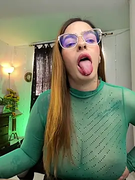 Alessandra Schmoll online show from December 3, 2025, 1:42 pm