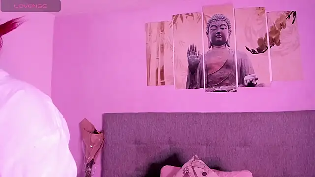 Im Scarlet online show from March 22, 2025, 6:03 pm