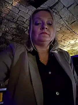 Snapshot of lady_charlyne chatting on February 28, 2025, 8:39 pm lady charlyne online show from February 28, 2025, 8:39 pm