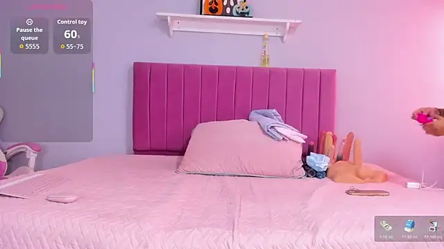 alexa pariss online show from October 29, 2025, 8:21 pm