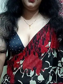 Snapshot of Priya_Boudi chatting on October 25, 2025, 6:35 pm Priya Boudi online show from October 25, 2025, 6:35 pm