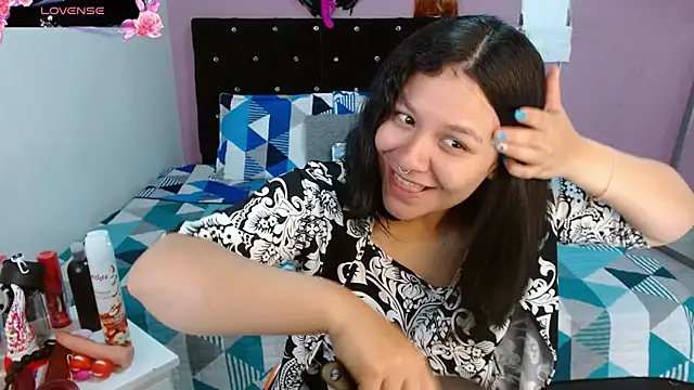 Snapshot of soniafuckboobs chatting on February 6, 2025, 2:26 pm soniafuckboobs online show from February 6, 2025, 2:26 pm