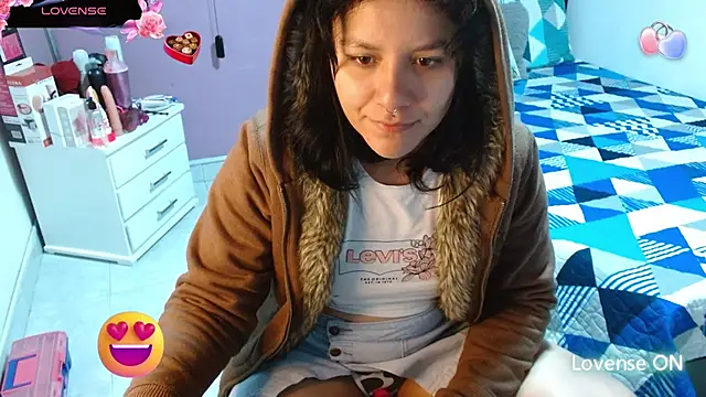 Snapshot of soniafuckboobs chatting on February 15, 2025, 12:11 pm soniafuckboobs online show from February 15, 2025, 12:11 pm