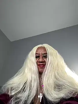 Snapshot of BreanaDivine chatting on February 16, 2025, 4:21 pm BreanaDivine online show from February 16, 2025, 4:21 pm