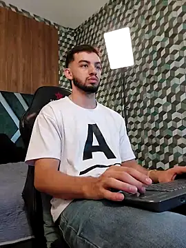 Michael magno online show from September 24, 2025, 7:17 pm