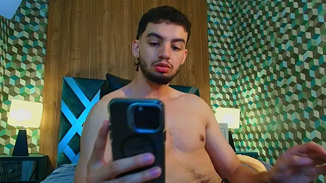 Michael magno online show from October 30, 2025, 7:47 pm