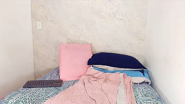 sofi balvin online show from February 14, 2025, 7:23 pm