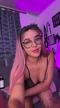 Salome Villa online show from October 21, 2025, 10:10 pm