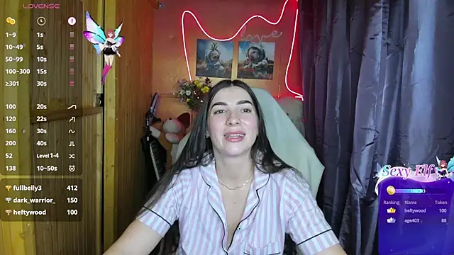 Snapshot of Fiery_Brunette_ chatting on January 3, 2025, 5:10 pm Fiery Brunette  online show from January 3, 2025, 5:10 pm