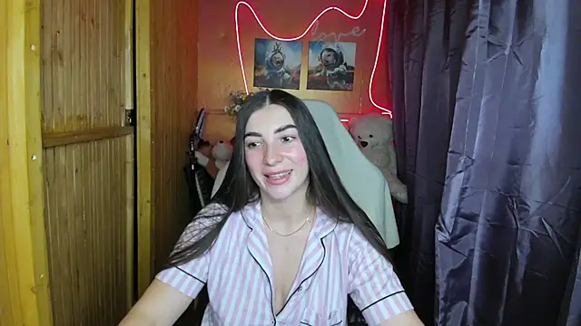 Snapshot of Fiery_Brunette_ chatting on January 4, 2025, 12:05 pm Fiery Brunette  online show from January 4, 2025, 12:05 pm