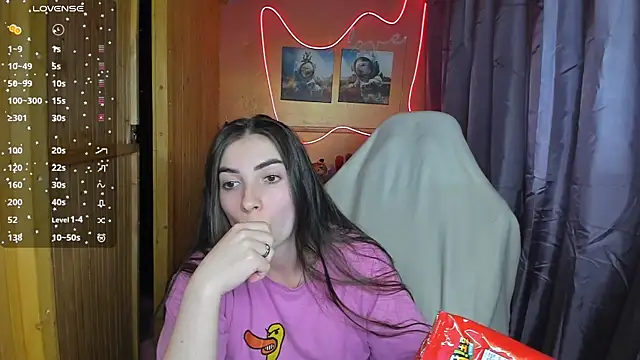 Snapshot of Fiery_Brunette_ chatting on February 24, 2025, 3:42 pm Fiery Brunette  online show from February 24, 2025, 3:42 pm