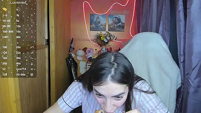 Snapshot of Fiery_Brunette_ chatting on March 9, 2025, 5:00 am Fiery Brunette  online show from March 9, 2025, 5:00 am