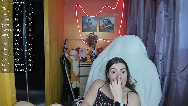 Snapshot of Fiery_Brunette_ chatting on March 15, 2025, 11:40 am Fiery Brunette  online show from March 15, 2025, 11:40 am