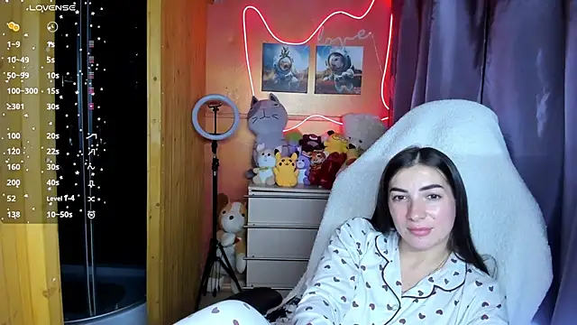 Snapshot of Fiery_Brunette_ chatting on September 30, 2025, 7:13 am Fiery Brunette  online show from September 30, 2025, 7:13 am