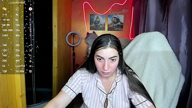 Snapshot of Fiery_Brunette_ chatting on October 6, 2025, 12:13 pm Fiery Brunette  online show from October 6, 2025, 12:13 pm