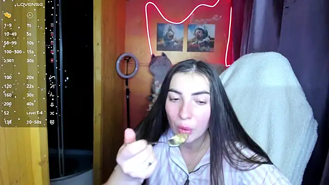 Snapshot of Fiery_Brunette_ chatting on October 11, 2025, 8:57 am Fiery Brunette  online show from October 11, 2025, 8:57 am