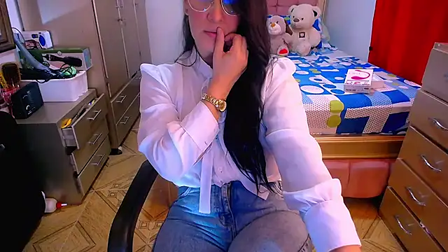 Snapshot of BitterMomXxx chatting on February 13, 2025, 12:57 am BitterMomXxx online show from February 13, 2025, 12:57 am