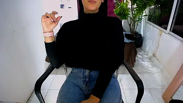 Snapshot of BitterMomXxx chatting on September 25, 2025, 12:53 pm BitterMomXxx online show from September 25, 2025, 12:53 pm