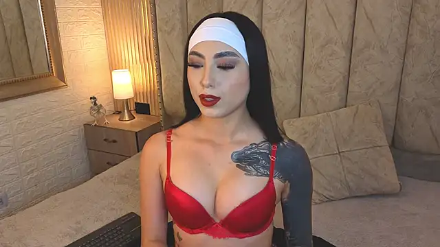 catalina  23 online show from October 14, 2025, 7:58 pm