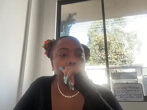 Snapshot of ChocolateCakeQueen chatting on September 28, 2025, 7:41 pm ChocolateCakeQueen online show from September 28, 2025, 7:41 pm