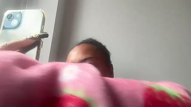 Snapshot of ChocolateCakeQueen chatting on November 6, 2025, 12:39 pm ChocolateCakeQueen online show from November 6, 2025, 12:39 pm