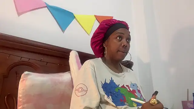 Snapshot of ChocolateCakeQueen chatting on November 11, 2025, 12:21 am ChocolateCakeQueen online show from November 11, 2025, 12:21 am