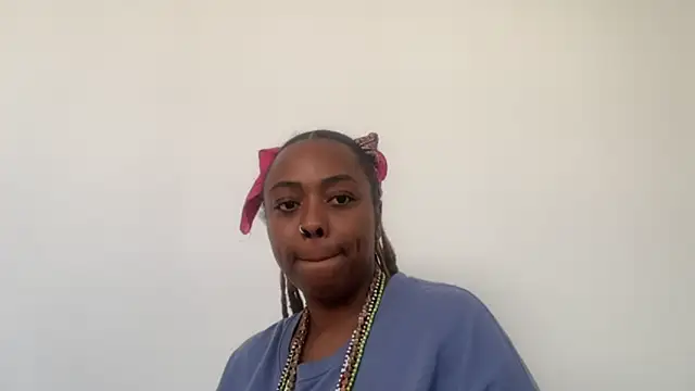 Snapshot of ChocolateCakeQueen chatting on November 17, 2025, 8:03 pm ChocolateCakeQueen online show from November 17, 2025, 8:03 pm