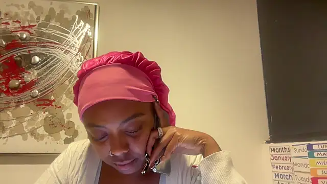 Snapshot of ChocolateCakeQueen chatting on November 20, 2025, 1:06 am ChocolateCakeQueen online show from November 20, 2025, 1:06 am