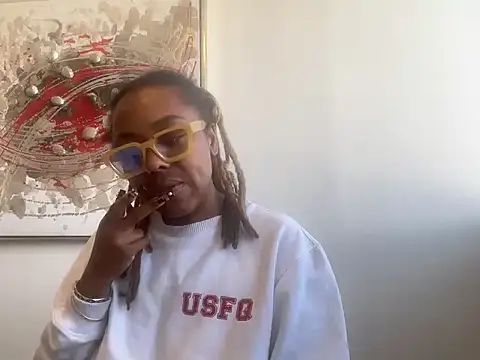 Snapshot of ChocolateCakeQueen chatting on November 20, 2025, 1:11 pm ChocolateCakeQueen online show from November 20, 2025, 1:11 pm