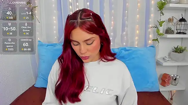 HazzelGray online show from December 3, 2024, 2:38 pm