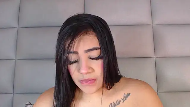 emily brontee  online show from December 7, 2024, 11:51 am