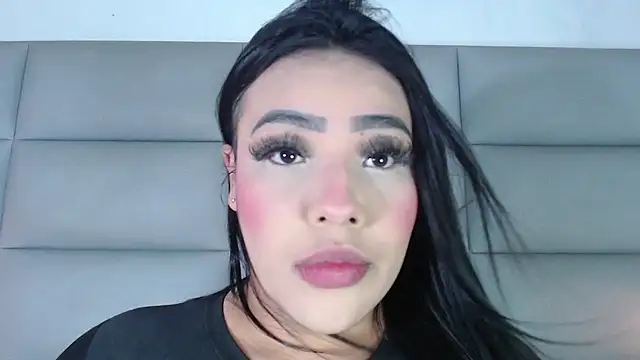 emily brontee  online show from December 9, 2024, 11:58 am